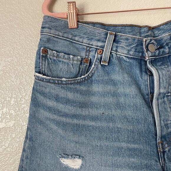Levis Shorts Womens Size 30 Blue 501 Denim Cotton Cut Off‎ Distressed Grunge - Picture 4 of 11